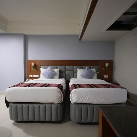 היידראבד Eastin Hotels מראה חיצוני תמונה