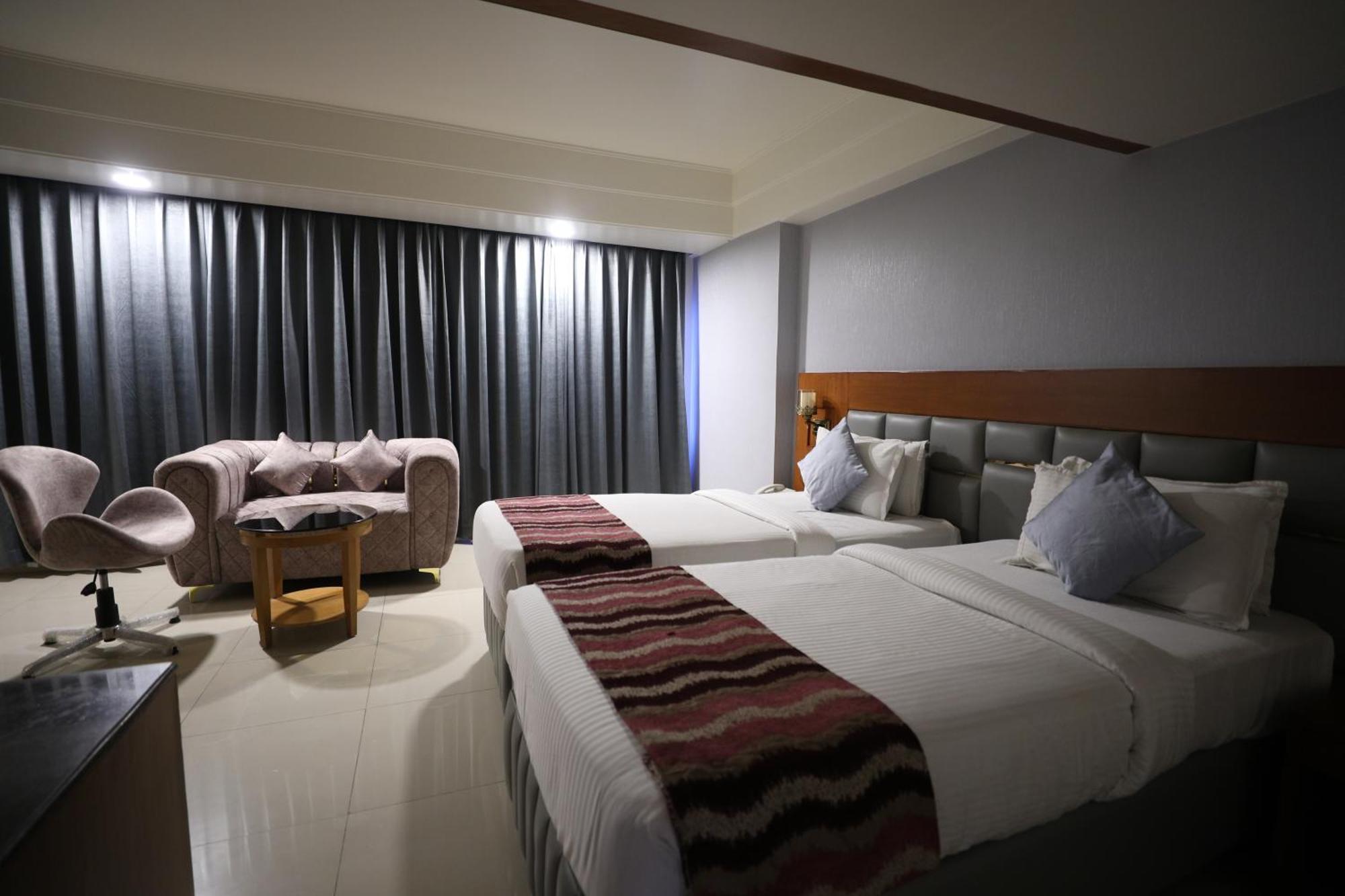 היידראבד Eastin Hotels מראה חיצוני תמונה