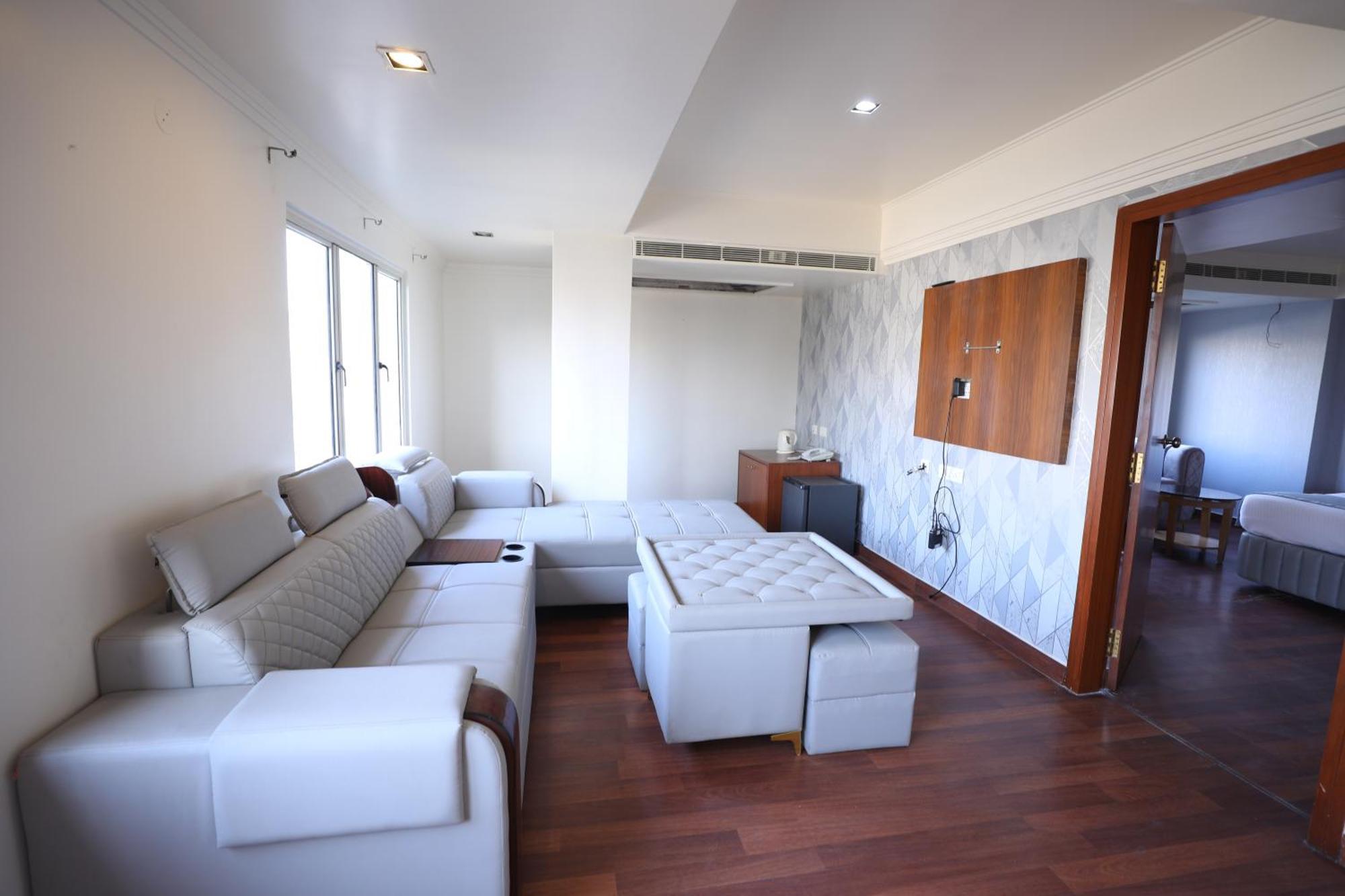 היידראבד Eastin Hotels מראה חיצוני תמונה