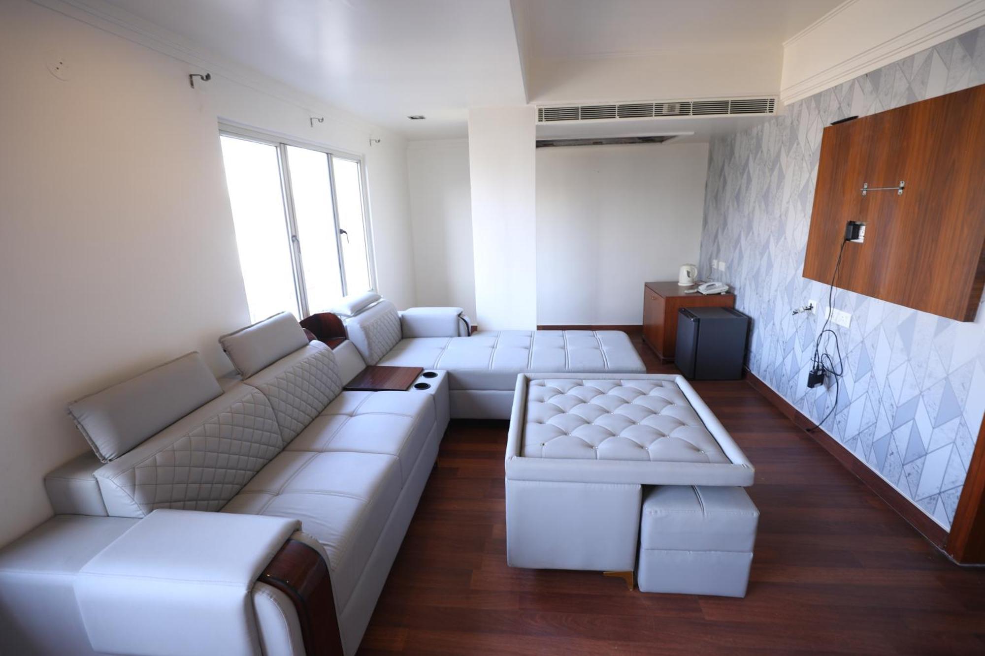 היידראבד Eastin Hotels מראה חיצוני תמונה