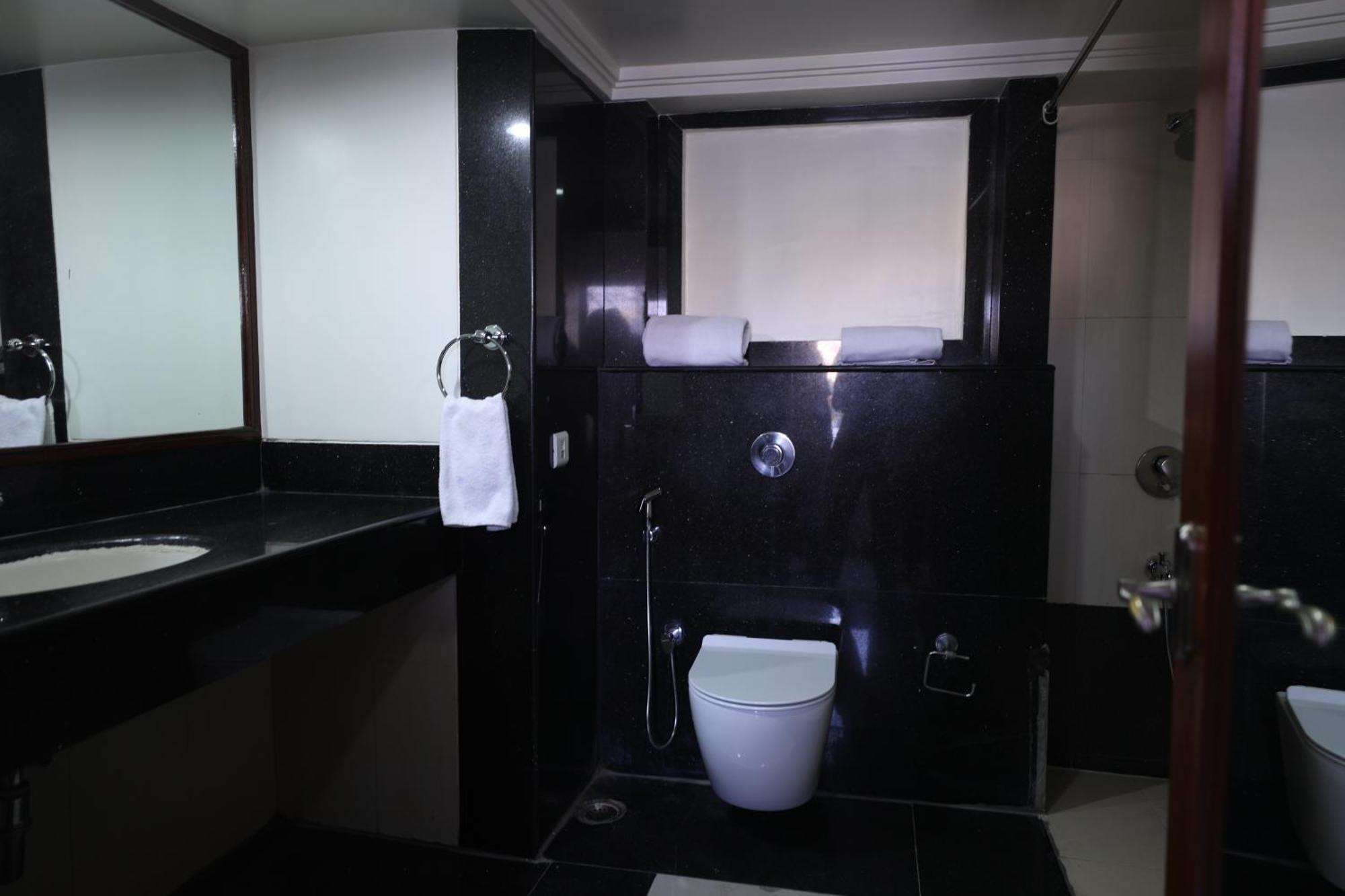 היידראבד Eastin Hotels מראה חיצוני תמונה
